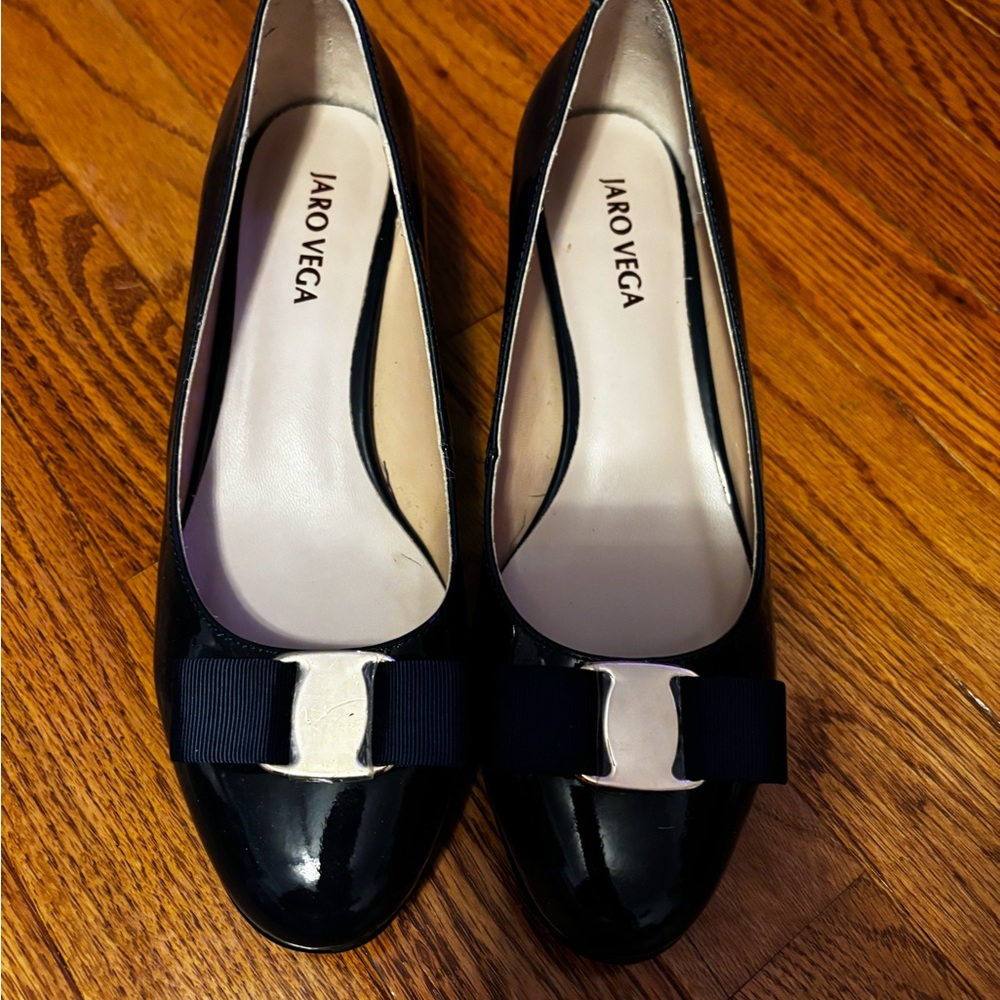 Brand New! Black Women's Heels with Bow Accent  size 7.5